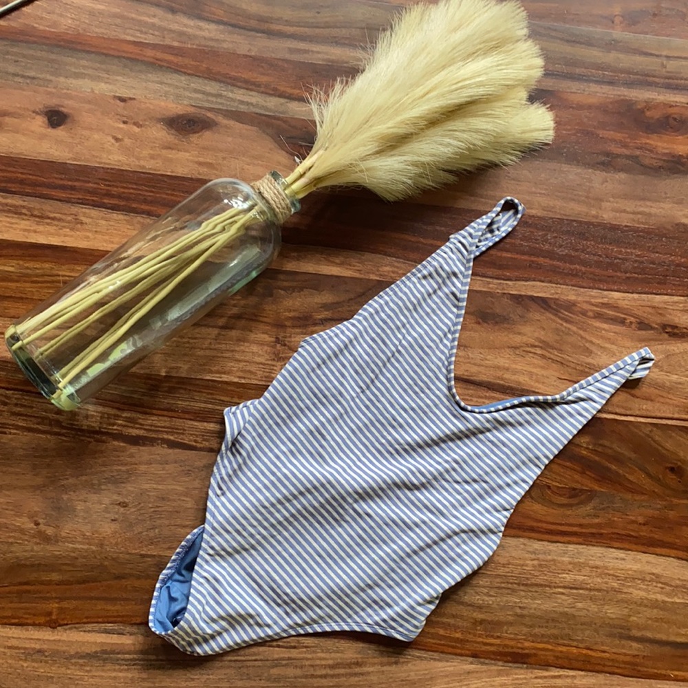 Aerie Size Medium One piece
